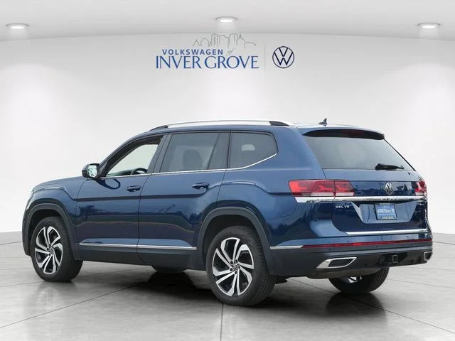 Used 2023 Blue Metallic Volkswagen SEL image 5