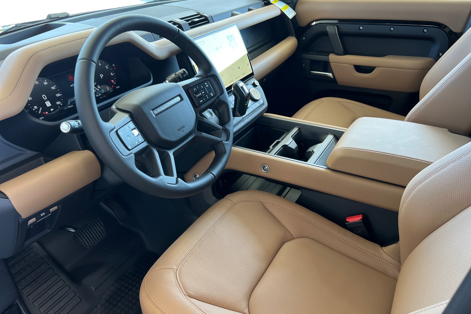 New 2026 Santorini Black Land Rover X-Dynamic SE image 13