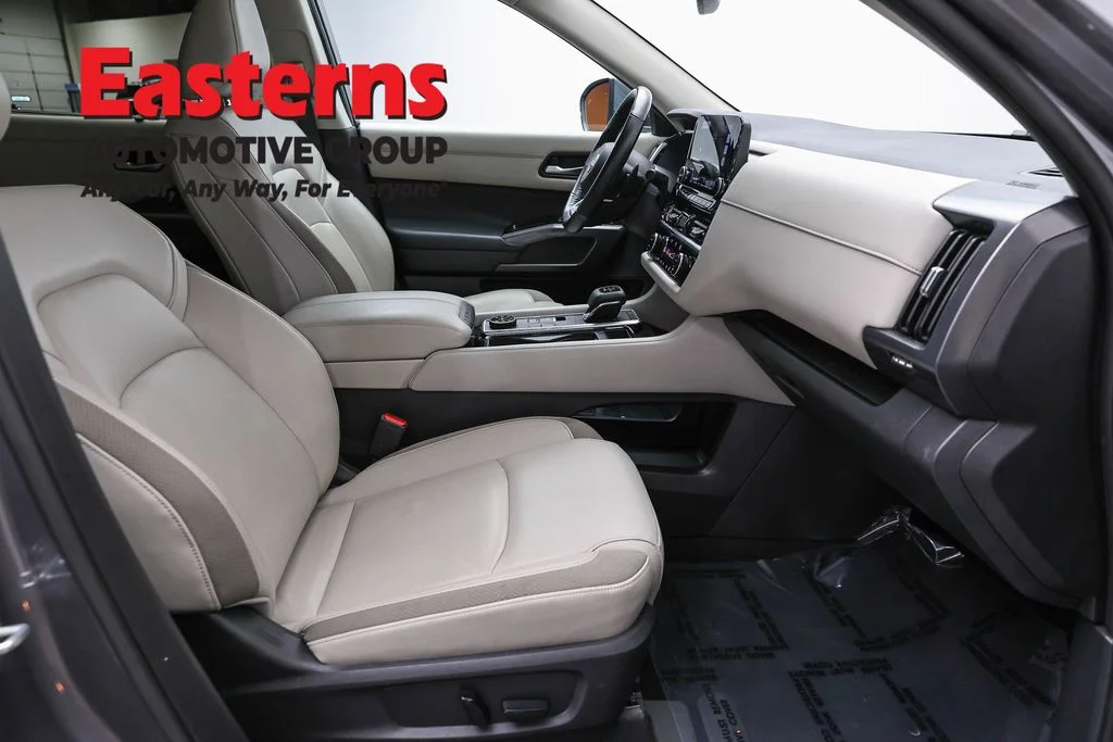 Used 2022 Gray Nissan SL image 24