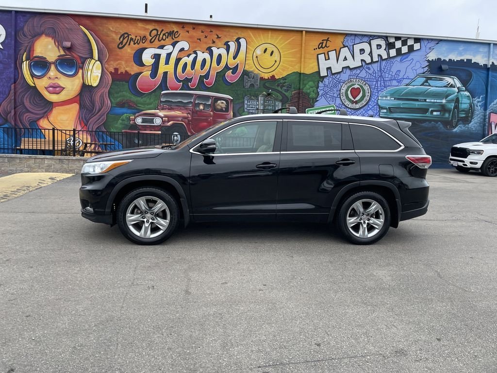 Used 2014 Black Toyota Limited image 2