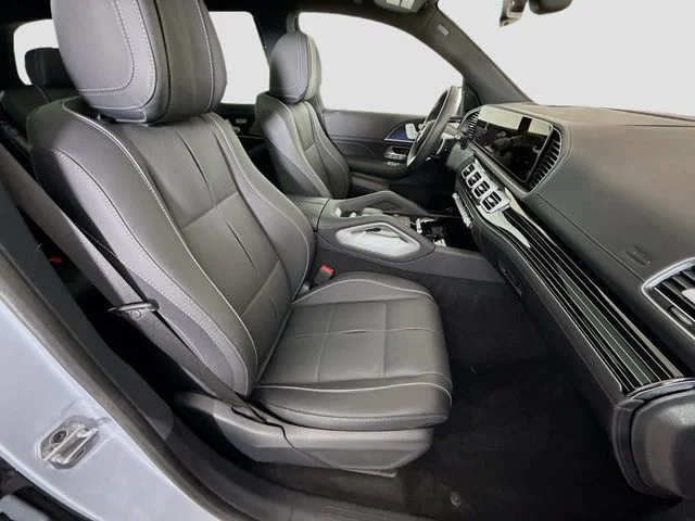 Used 2025 Silver Mercedes-Benz GLS 580 image 31