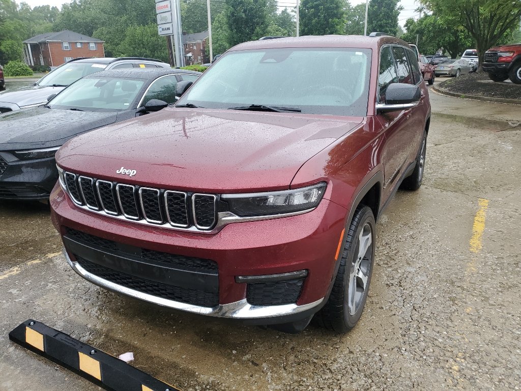 Used 2023 Velvet Red Pearlcoat Jeep Limited image 6