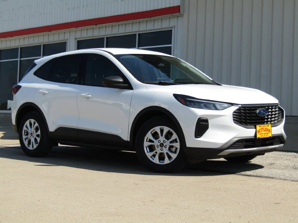 Used 2025 White Ford Active image 1