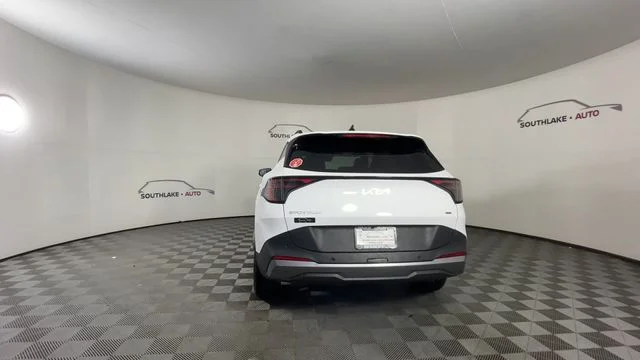New 2026 Glacial White Pearl Kia EX image 7