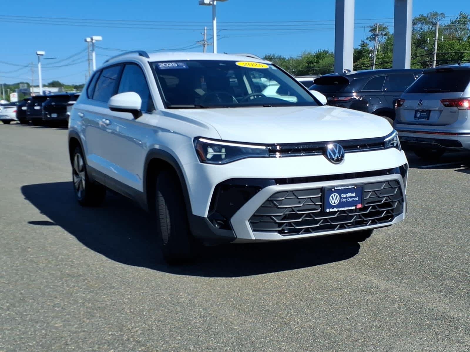 Certified Used 2025 Pure White Volkswagen SE image 3