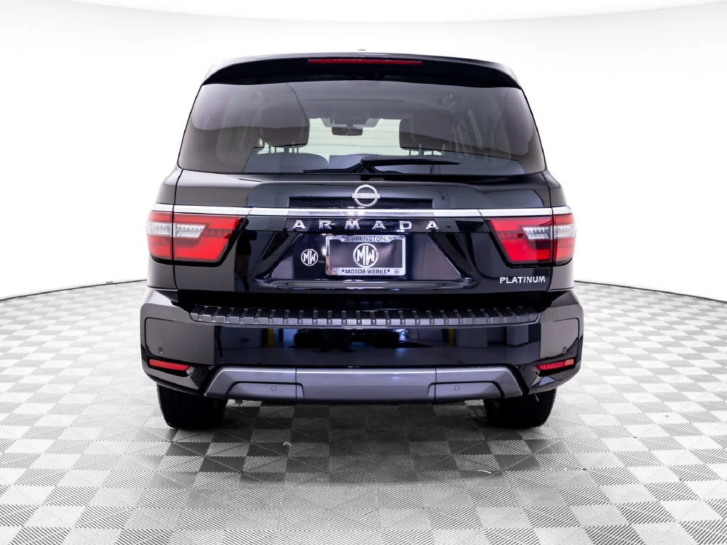 Used 2023 Black Nissan Platinum image 5