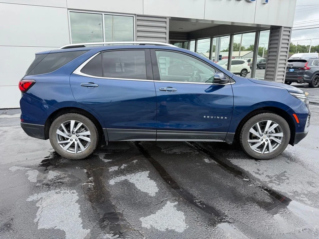 Used 2022 Blue Chevrolet Premier image 4