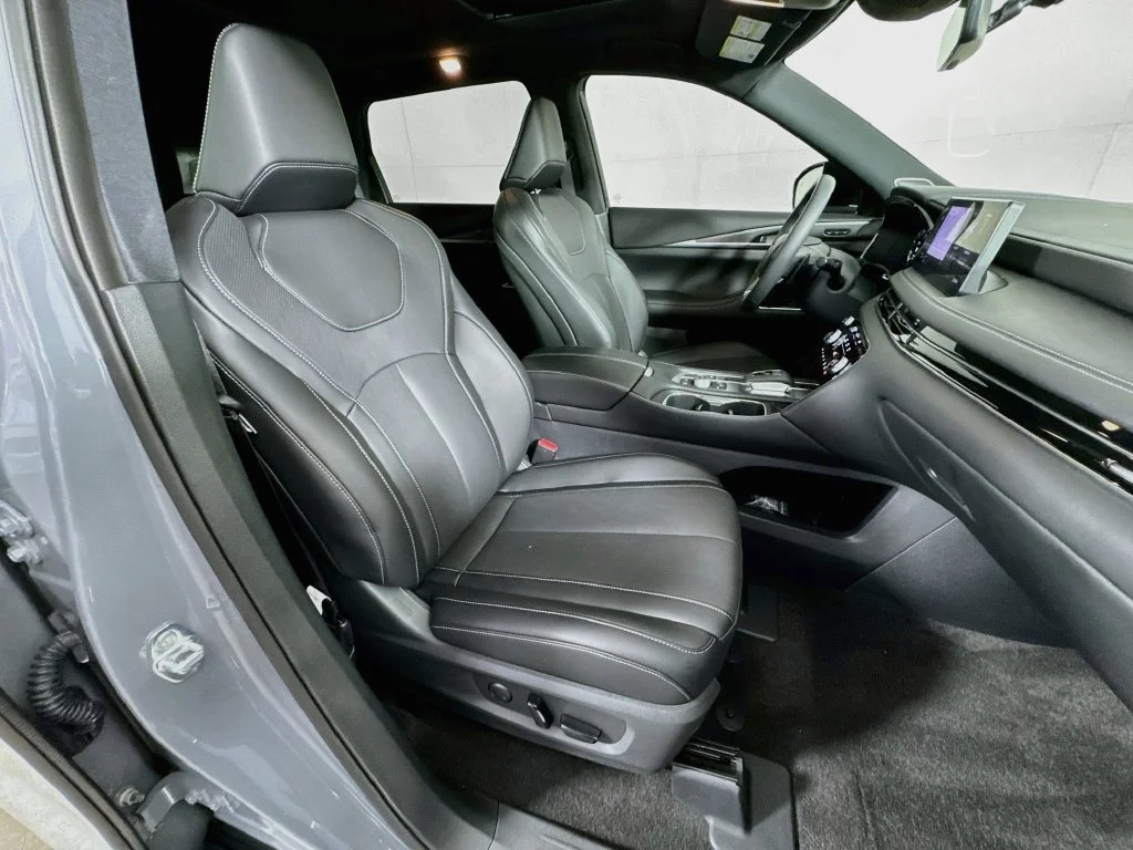Certified Used 2027 Gray INFINITI SPORT image 40