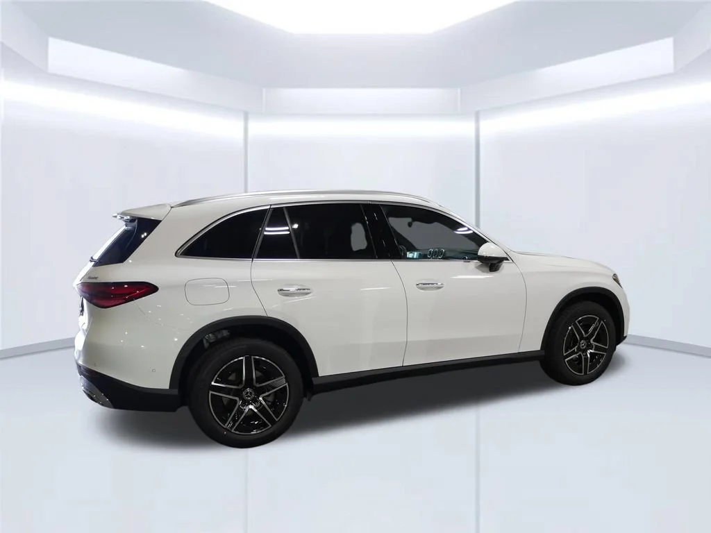 New 2026 Polar White Mercedes-Benz GLC 300 image 6