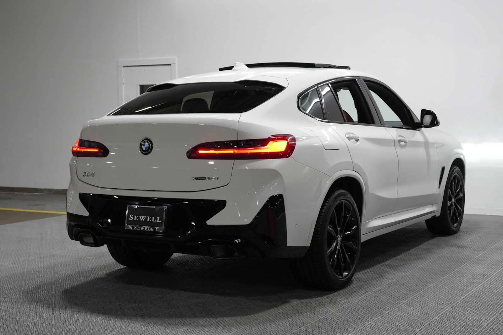 Certified Used 2025 Alpine White BMW xDrive30i image 4