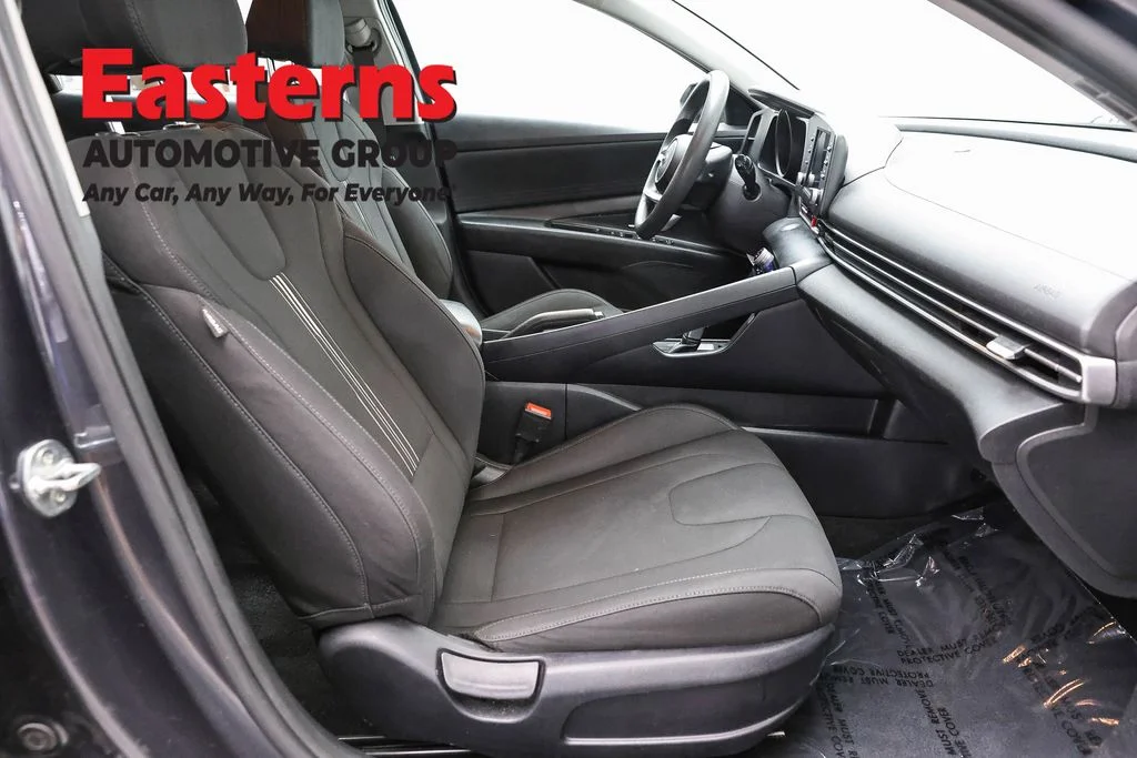 Used 2021 Gray Hyundai SEL image 24
