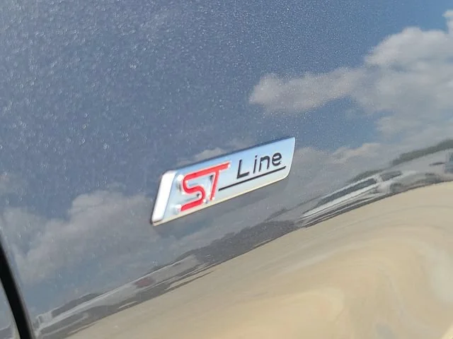 Used 2025 Gray Ford ST-Line image 34