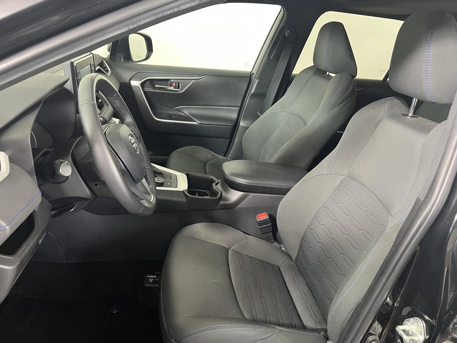 Used 2022 Midnight Black Metallic Toyota Hybrid SE image 11