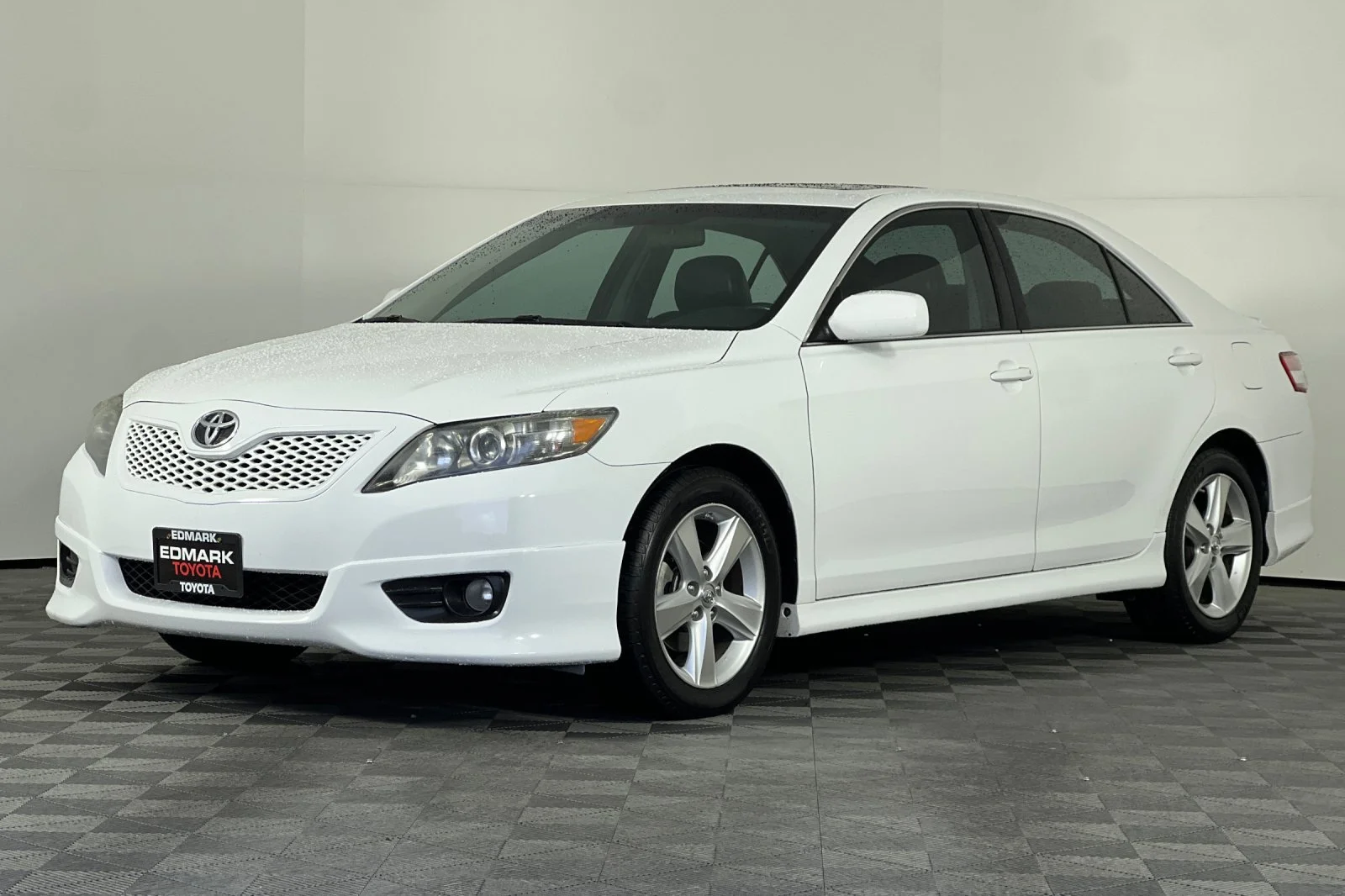 Used 2011 Super White Toyota SE image 7