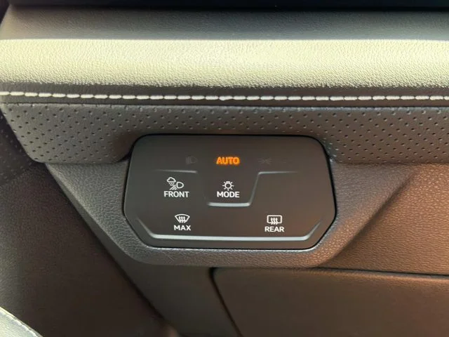 New 2026 Silver Volkswagen 2.0T SE image 24