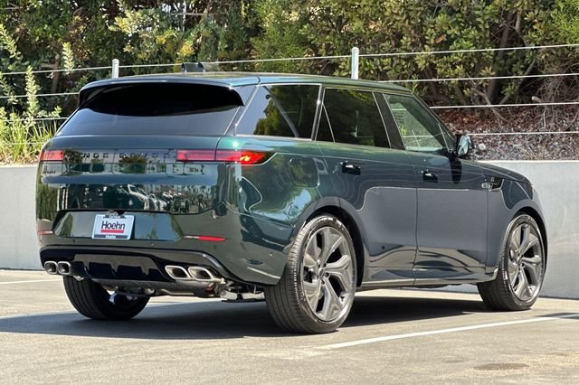 New 2026 British Racing Green Land Rover Dynamic SE image 5