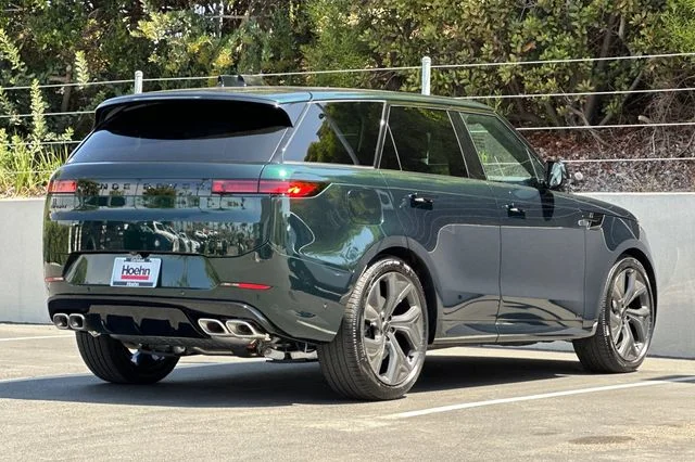 New 2026 British Racing Green Land Rover Dynamic SE image 5