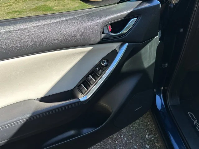 Used 2016 Deep Crystal Blue Mica Mazda Grand Touring image 11