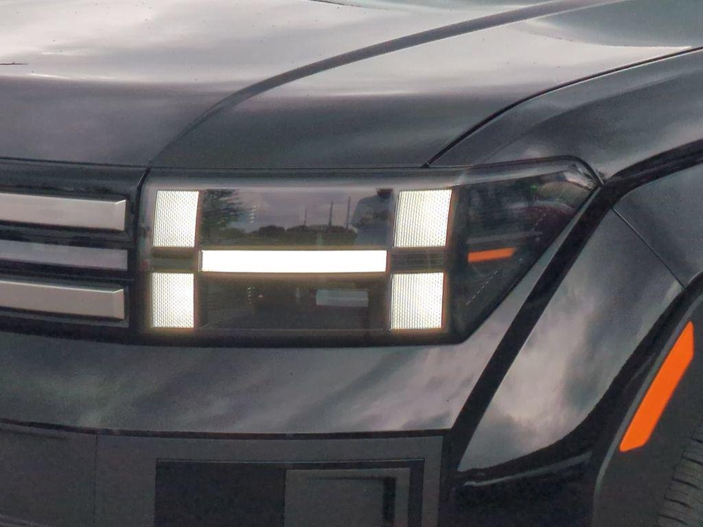 New 2027 Black Hyundai SE FWD image 10