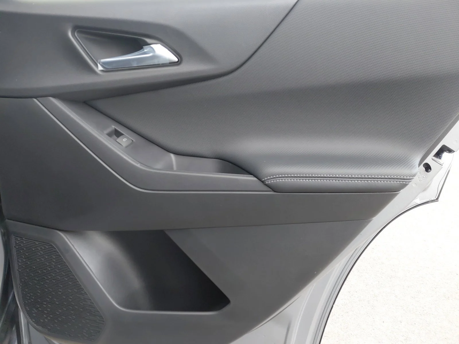 2027 Chevrolet Equinox LT - Photo 27