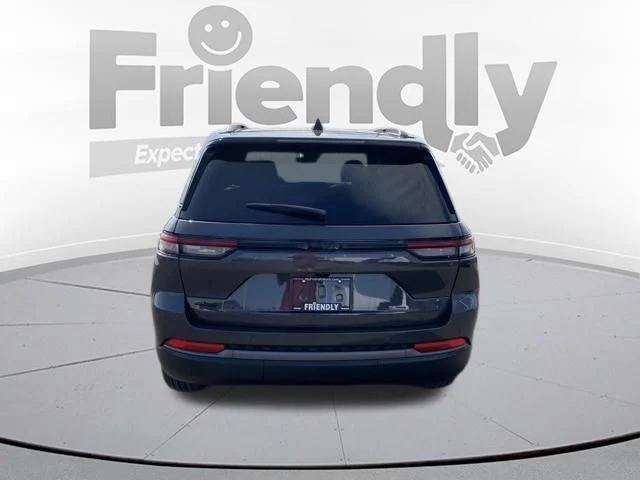 New 2026 Baltic Gray Metallic Clear-Coat Exterior Paint Jeep Altitude image 6