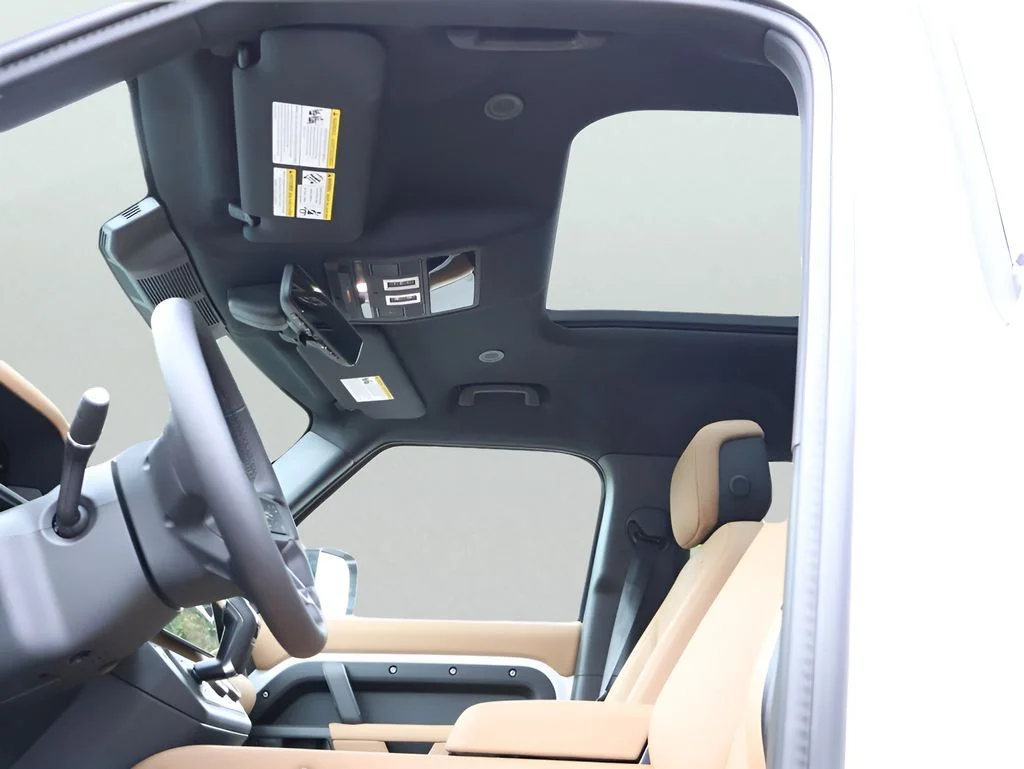 New 2026 Fuji White Land Rover S image 37