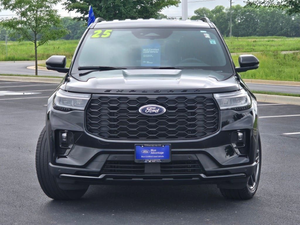 Certified Used 2025 Black Metallic Ford ST-Line image 3