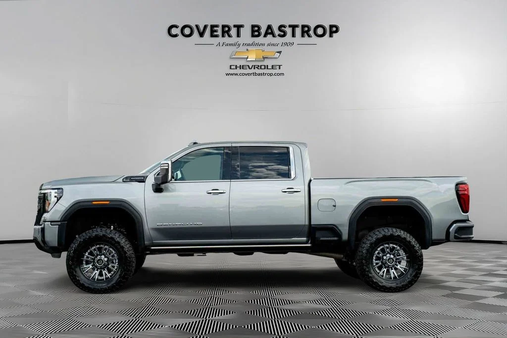 Used 2025 Silver GMC Denali Ultimate image 2
