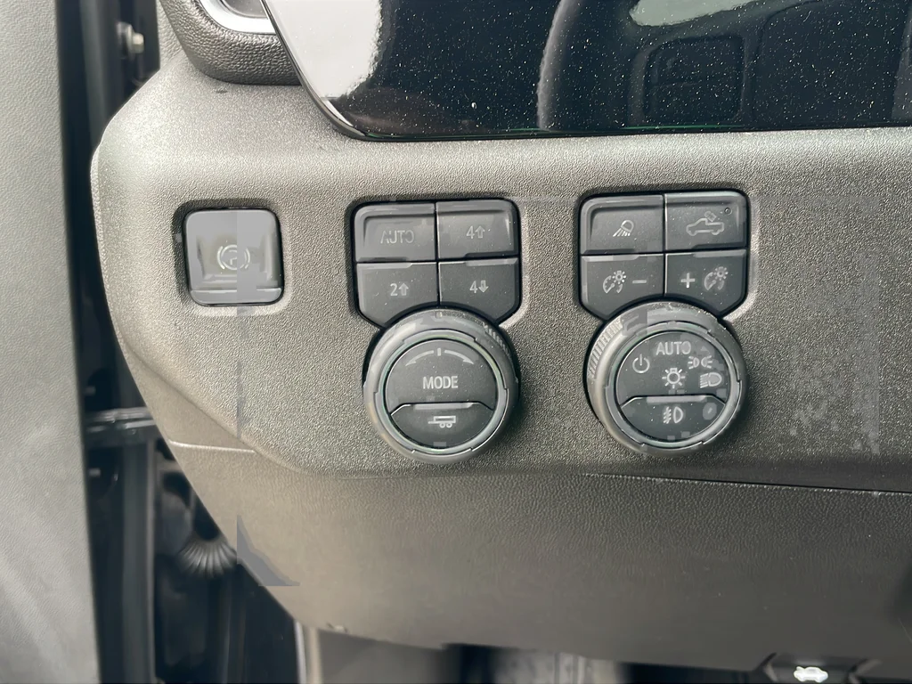 Used 2024 Black Chevrolet High Country image 19