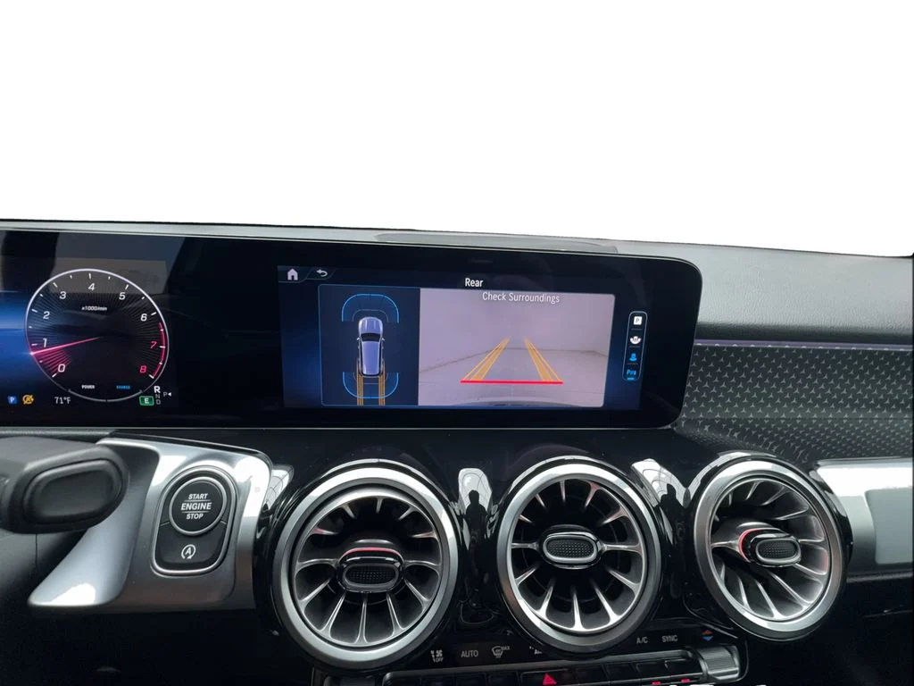 Used 2025 White Mercedes-Benz GLB 250 image 45