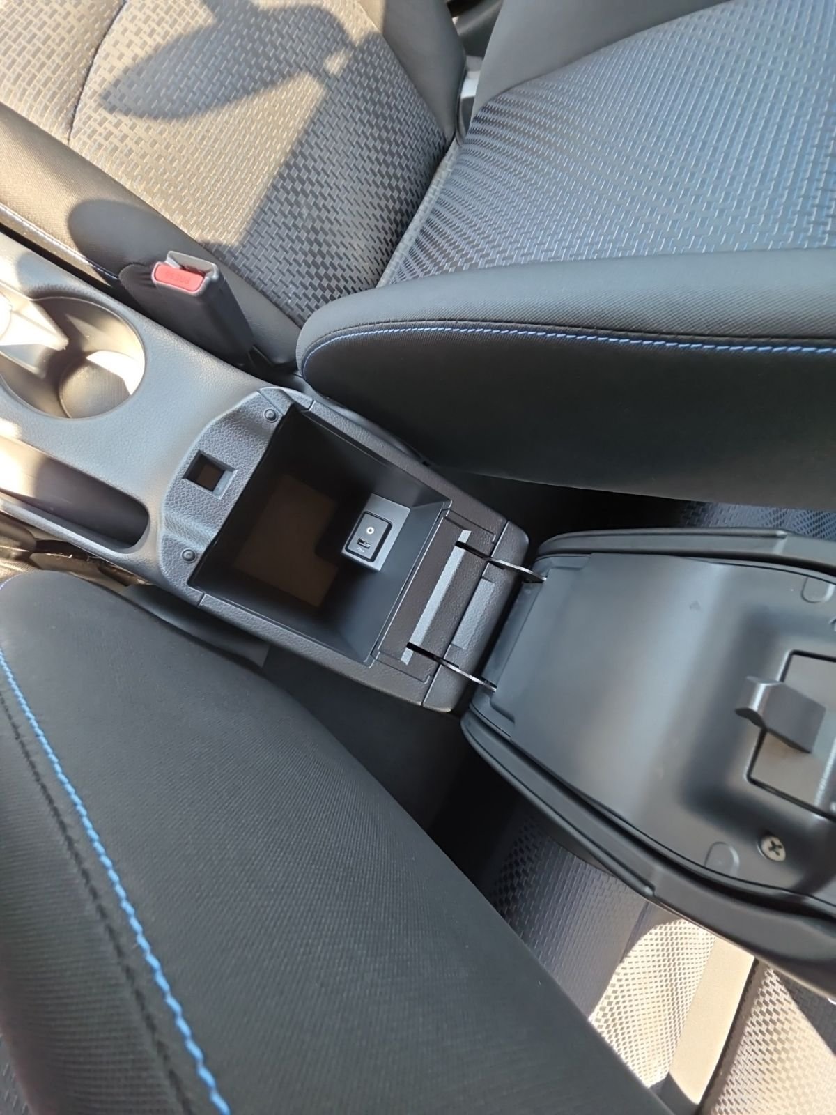 Used 2017 Gray Nissan SR image 14