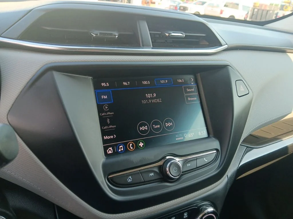 Used 2021 Summit White Chevrolet LT image 22