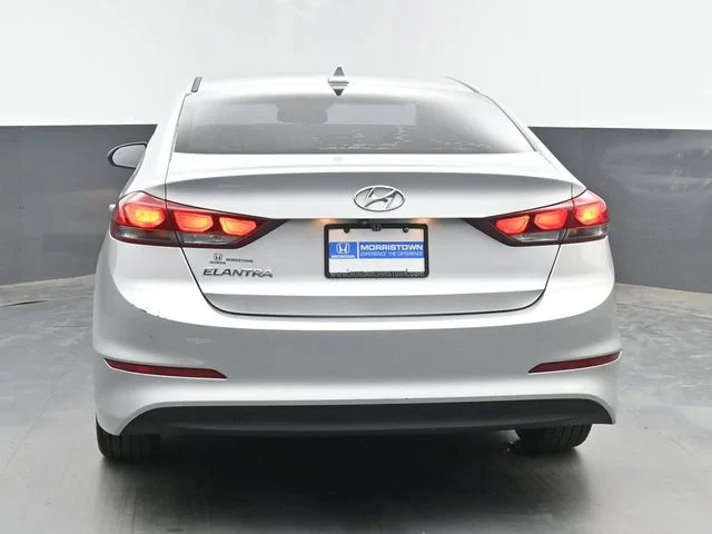Used 2018 Silver Hyundai Value Edition image 9