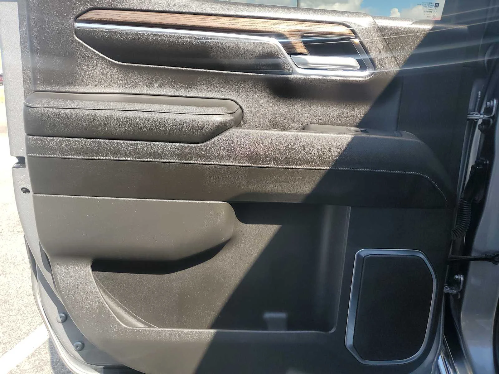 Used 2023 STERLING GRAY METALLIC Chevrolet LT image 19