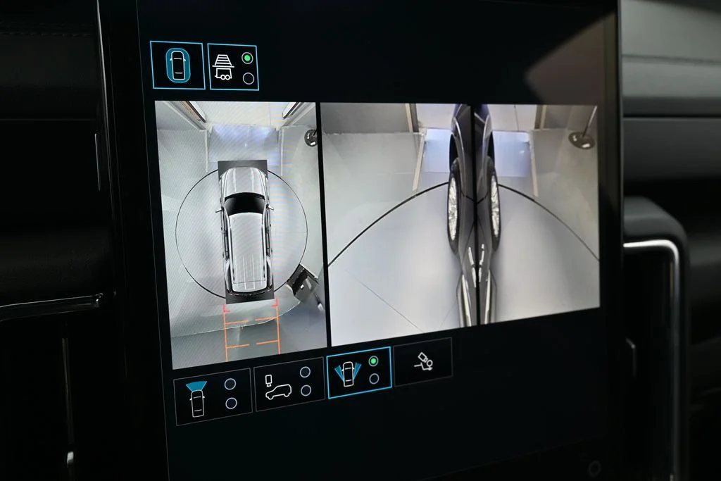 Used 2025 Onyx Black GMC Denali image 21