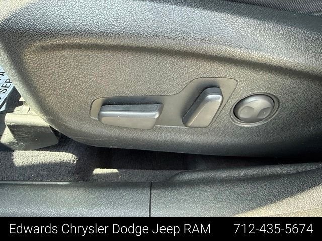 Used 2019 Purple Kia LX image 16