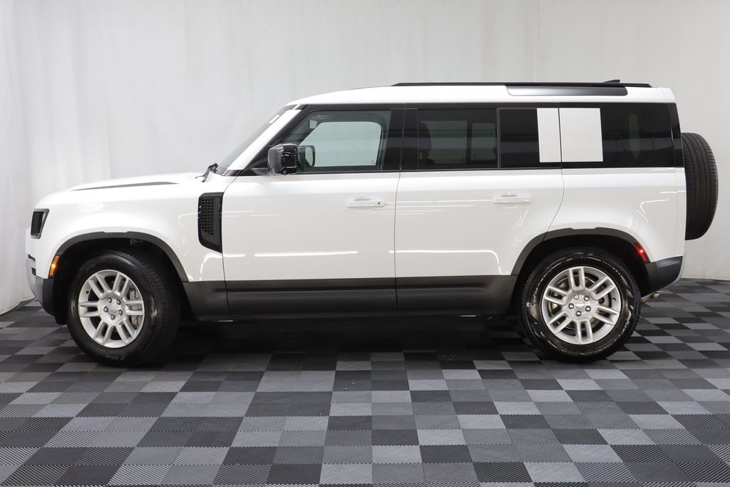 Used 2025 White Land Rover S image 4