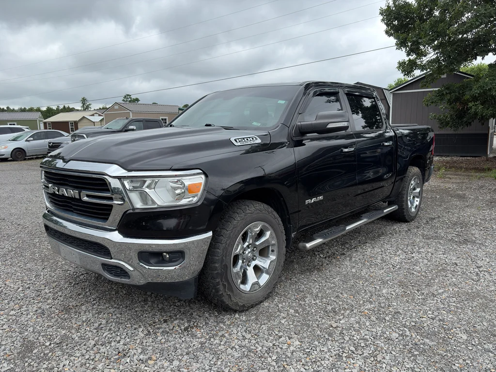 2019 RAM 1500 Big Horn/Lone Star 4x4 Crew Cab 5'7's photo