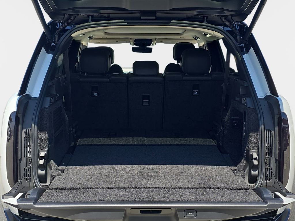 New 2026 Fuji White Land Rover SE LWB image 12