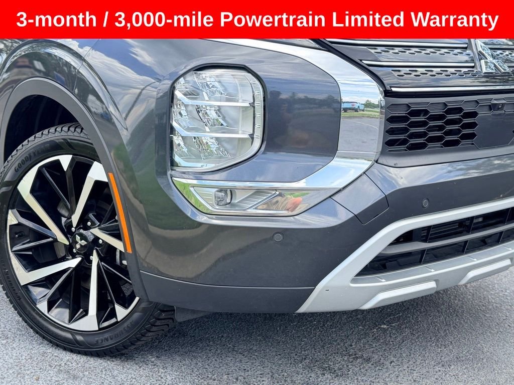 Used 2024 Blue Mitsubishi SE image 3