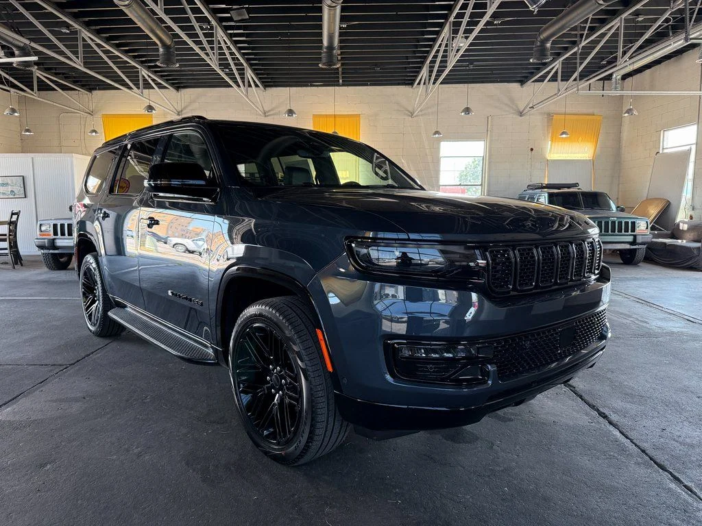 New 2025 Gray Jeep Series II image 11