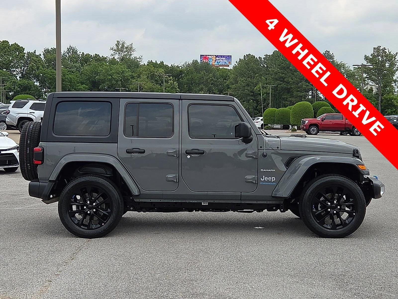 Used 2023 Sting-Gray Clearcoat Jeep Sahara image 6