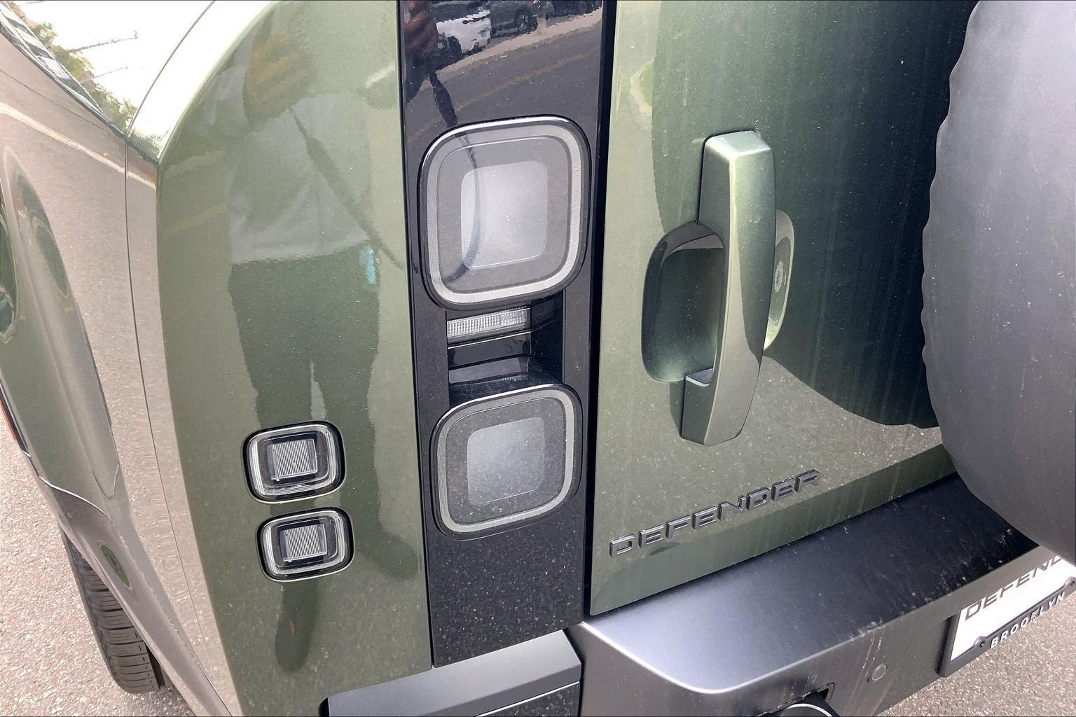 New 2026 Woolstone Green LAND ROVER X-Dynamic SE image 14