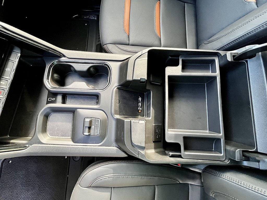 Used 2026 Sterling Metallic GMC AT4 image 24