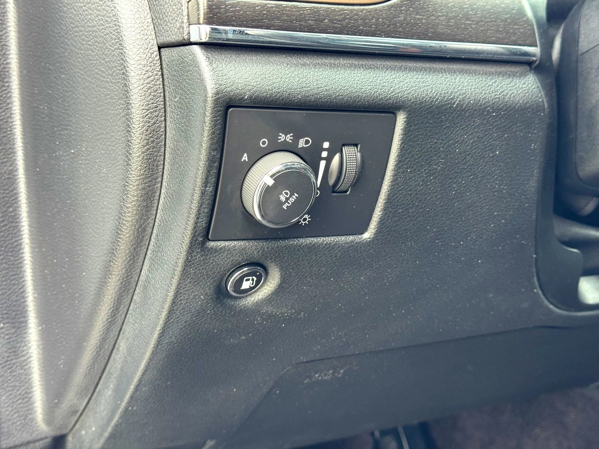Used 2016 Bright White Clearcoat Jeep Limited image 14