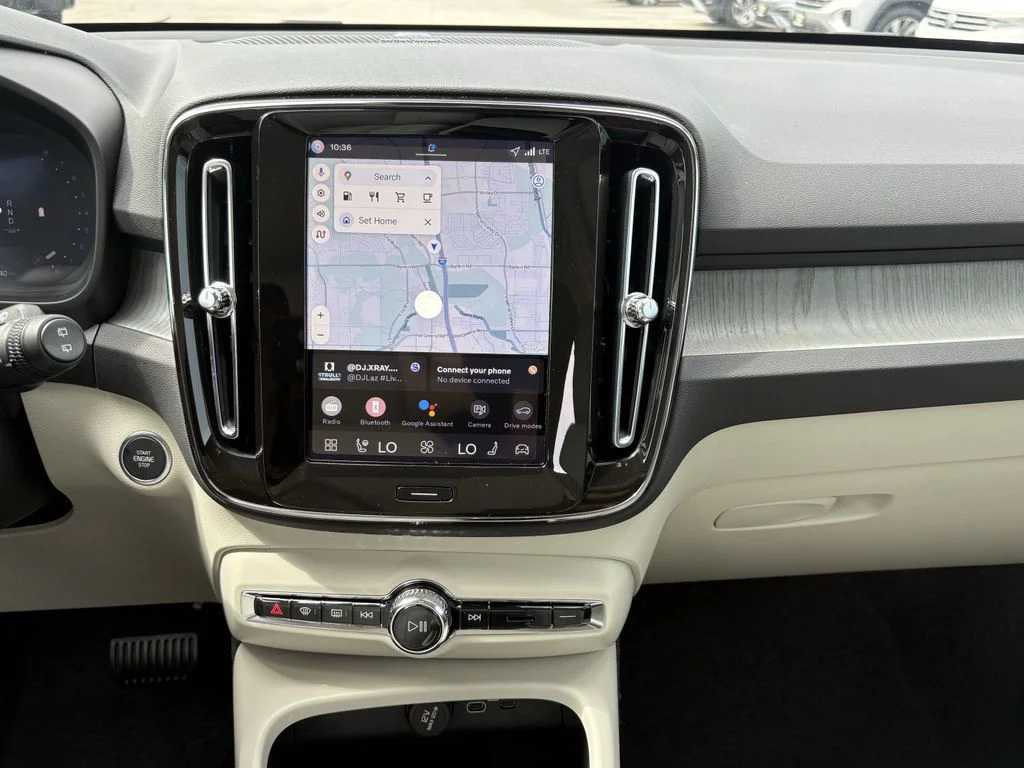 New 2026 Crystal White Volvo Plus image 17