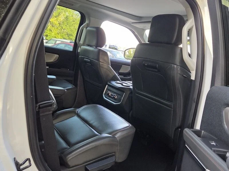 Certified Used 2025 Oxford White Ford Active image 16