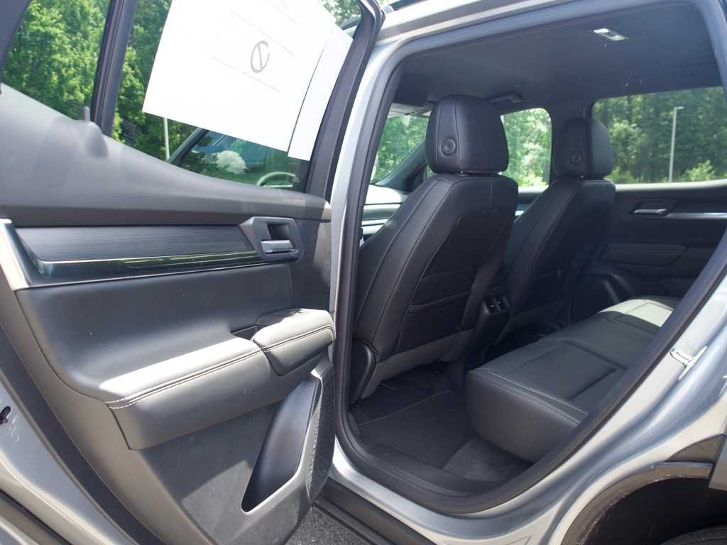 New 2026 Sterling Metallic GMC Elevation image 13