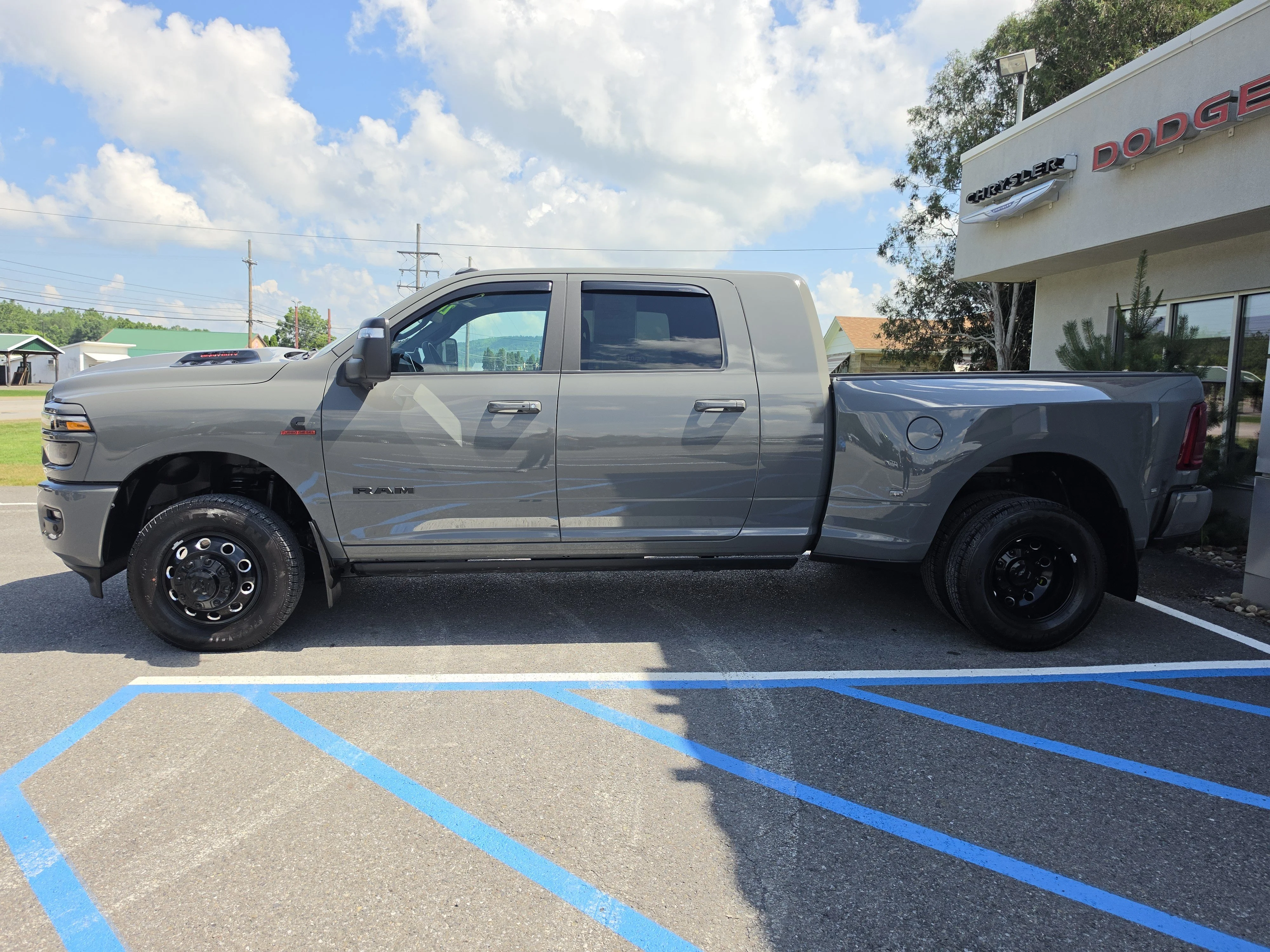 Used 2026 Ceramic Gray Clearcoat Ram Laramie image 7