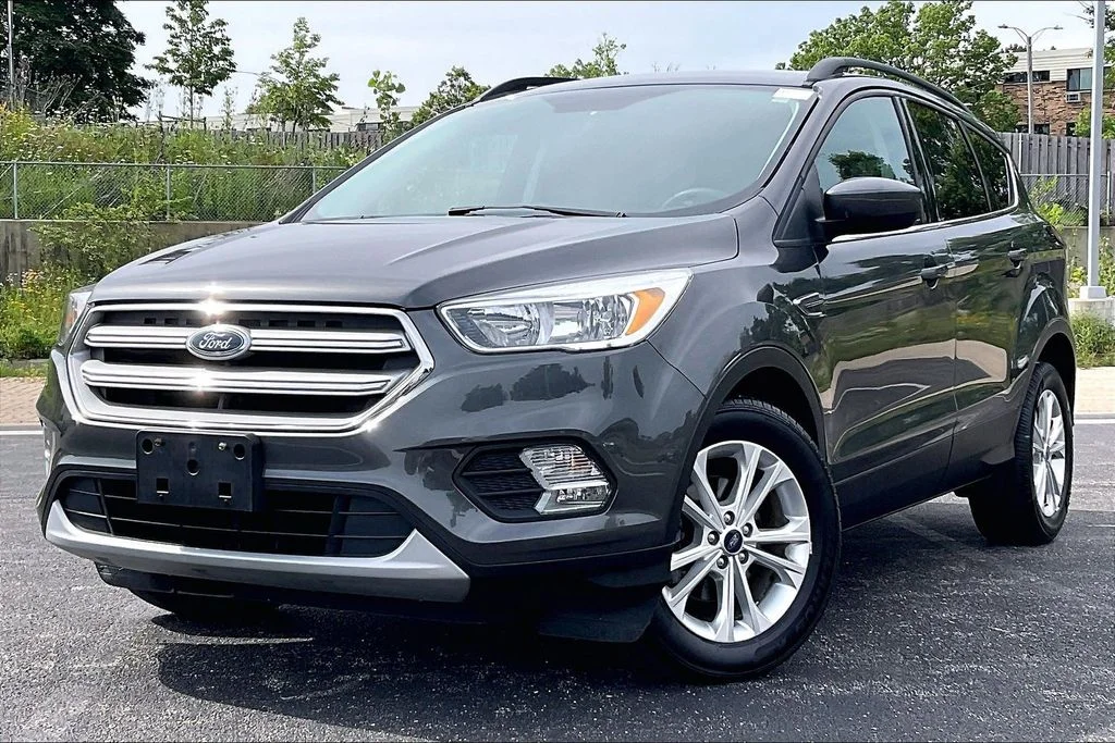 Used 2018 Gray Ford SE image 10